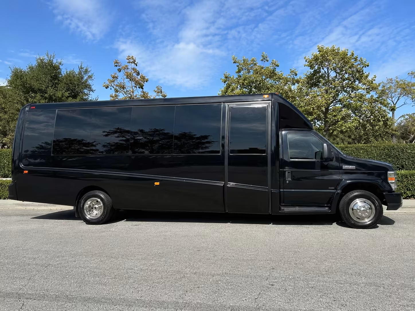 jonesboro minibus rentals for youth groups and retreats